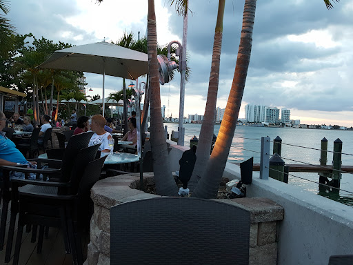 Shucker's Waterfront Grill