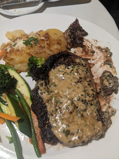 Paine's, Hollister, CA