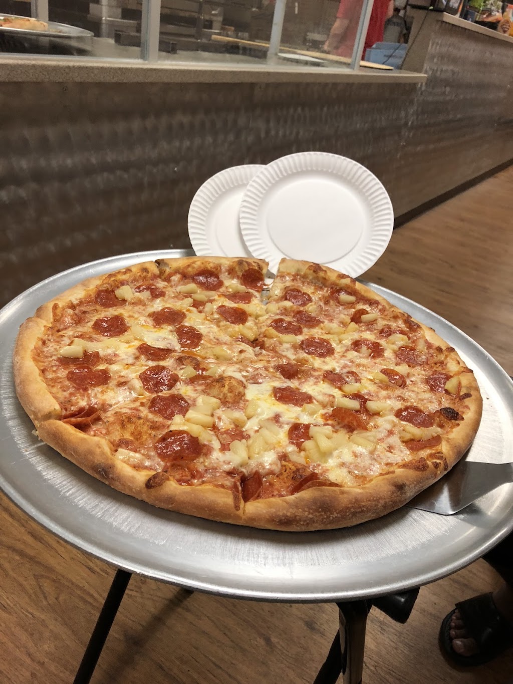 A Round Pizza, Cortland, NY
