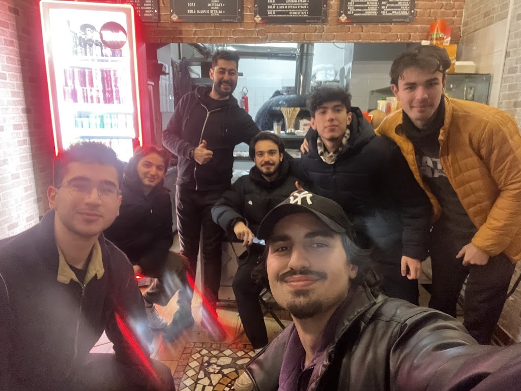 Harrods Pizza Kebab, Corso Inghilterra