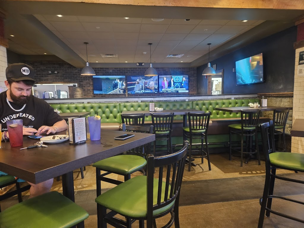 Junior's Bar and Grill