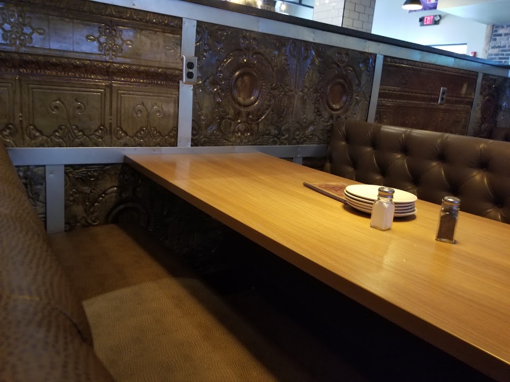 Junior's Bar and Grill
