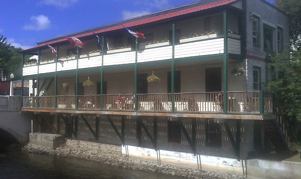 Left Bank Café
