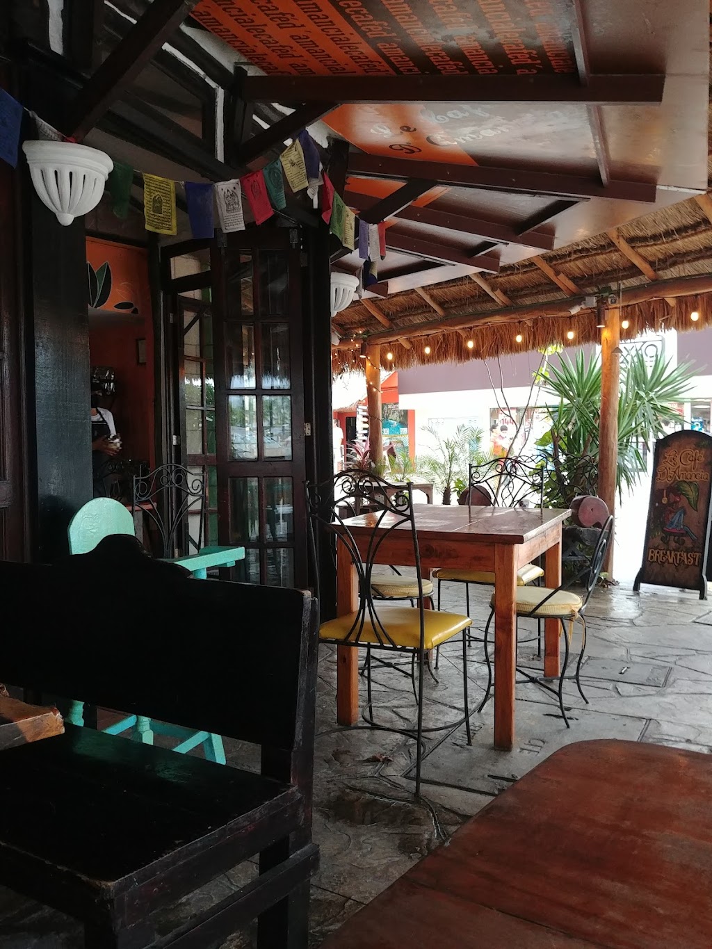 El Café d'Amancia, Puerto Morelos