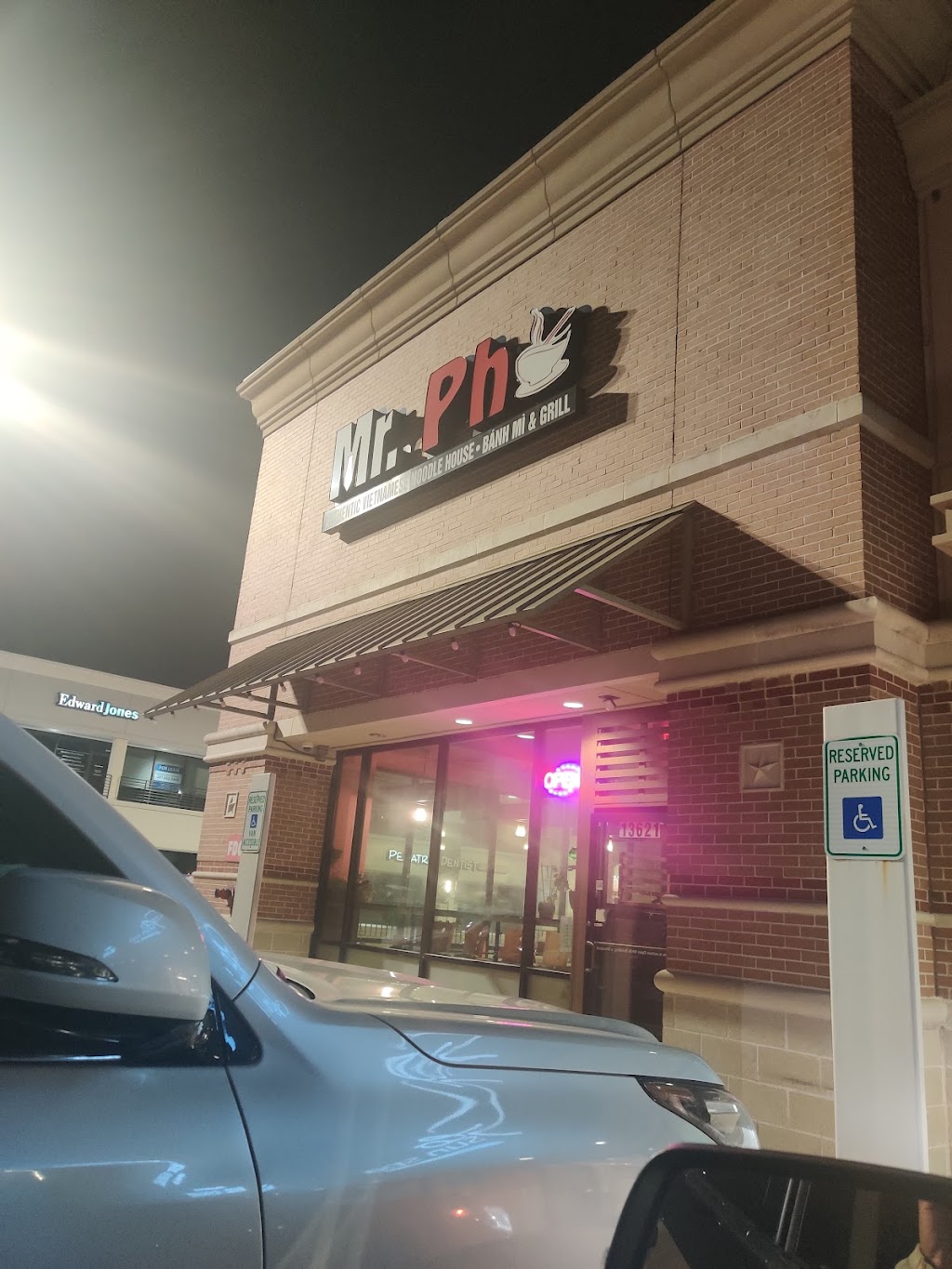 The Dream Pho & Cafe
