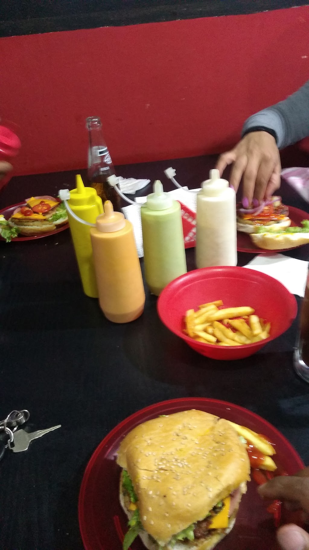 Diablo - Hamburguesas y ensaladas