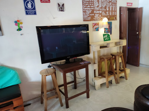 MojiGato Café