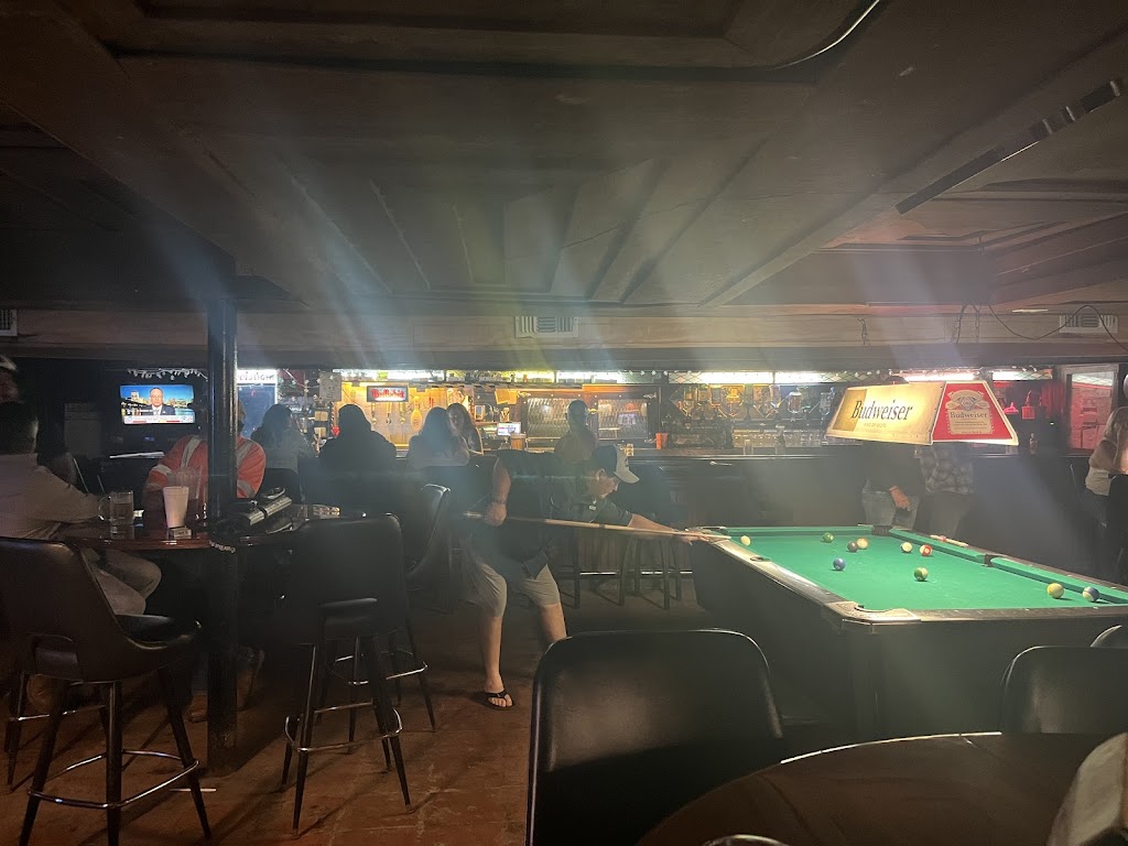 Lou's Landmark Saloon