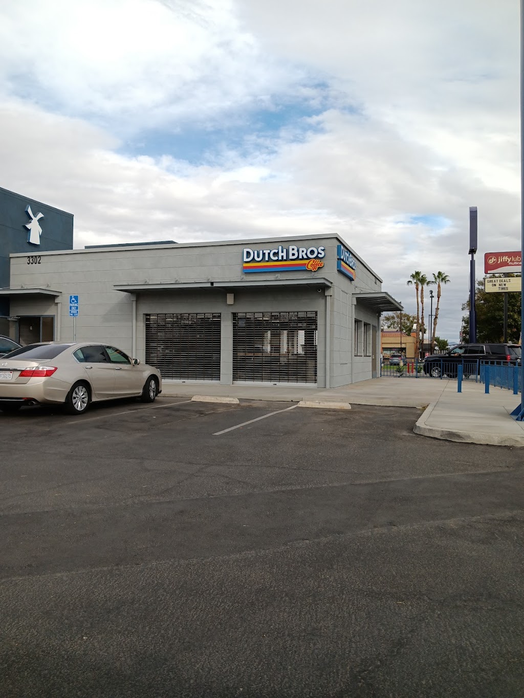 Dutch Bros. Coffee, Bakersfield, CA