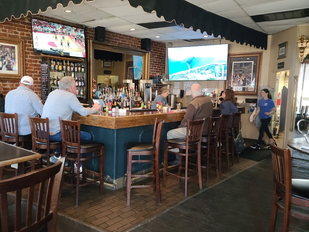 Oak Hill Bar & Grill