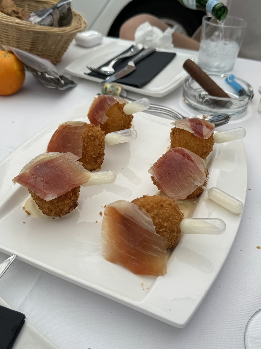 Siete 7 Tapas & Restaurante