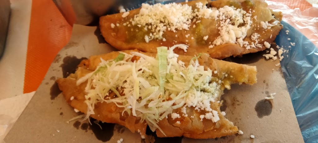 Zona de quesadillas y otros