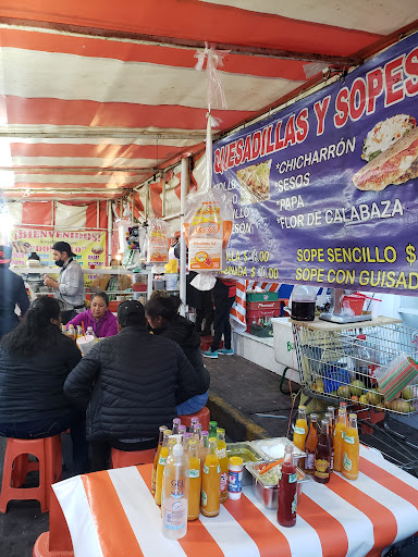 Zona de quesadillas y otros