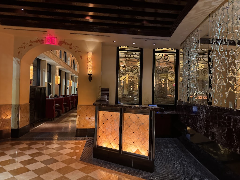 Grand Lux Cafe