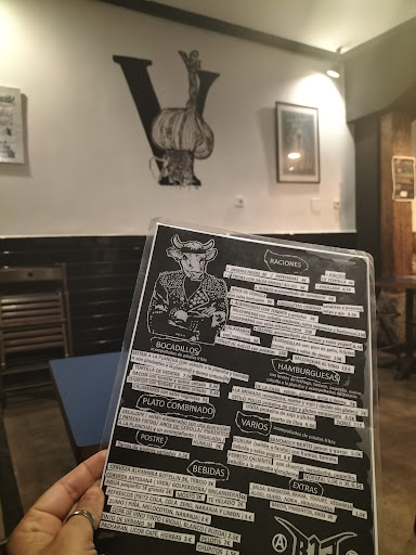 El 13 Bar