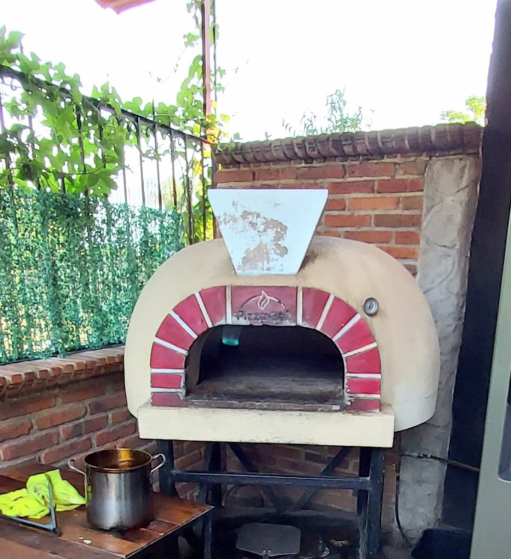 M&J Royal Pizza