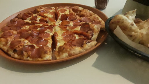 Round Table Pizza
