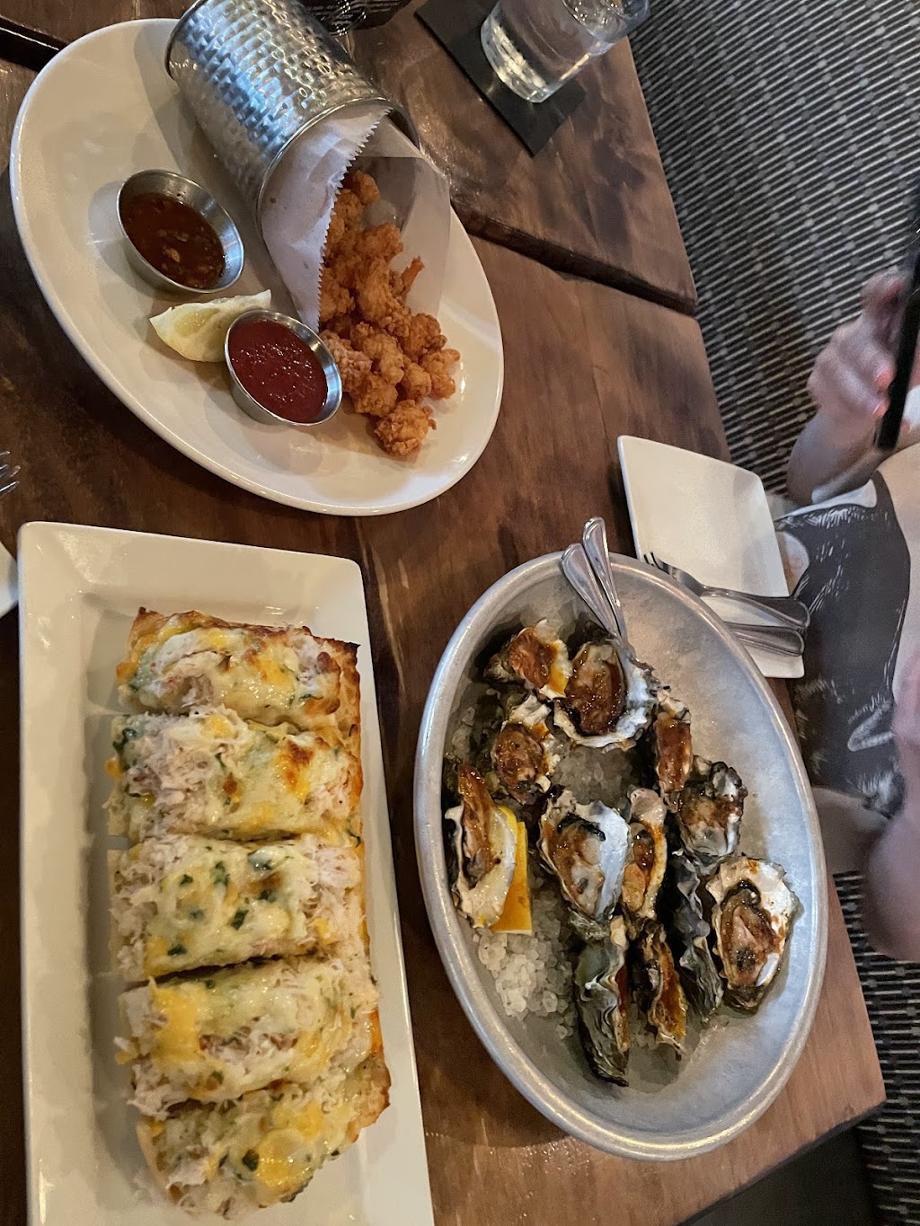Rustic House Oyster Bar & Grill