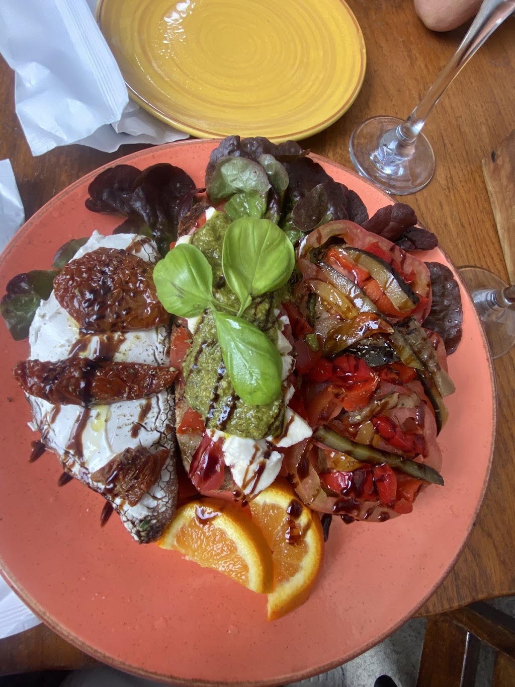 Pan e Vin Bar, Via Fieschi