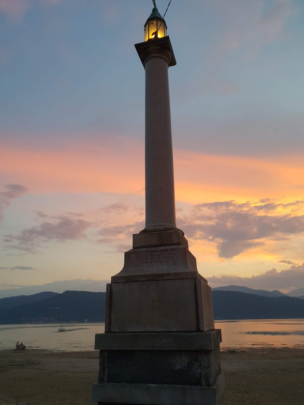 Il Faro, Leggiuno
