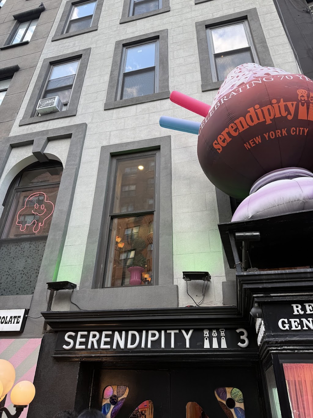 Serendipity 3, Central Park South, NY
