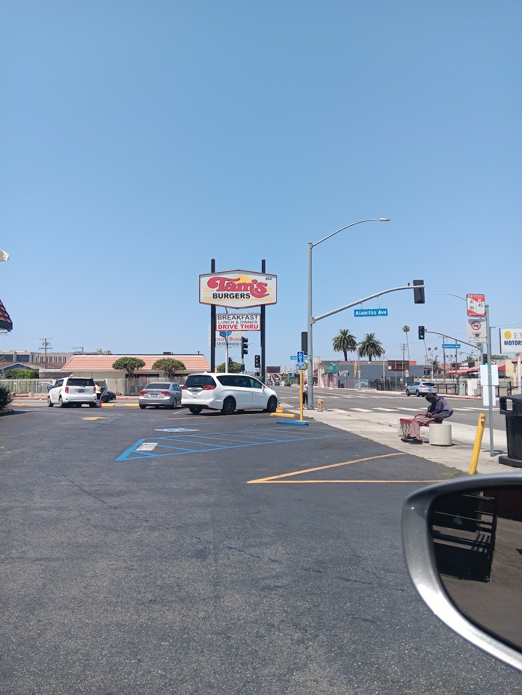 Tam's Burgers