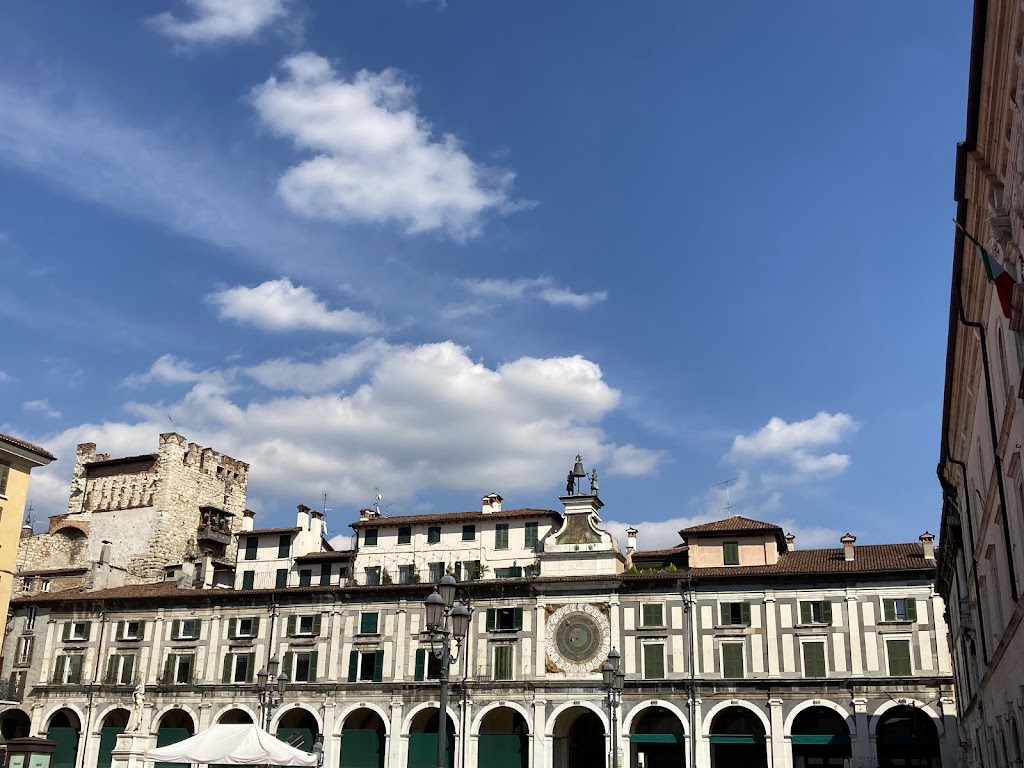 Caffé Impero, Piazza Della Vittoria