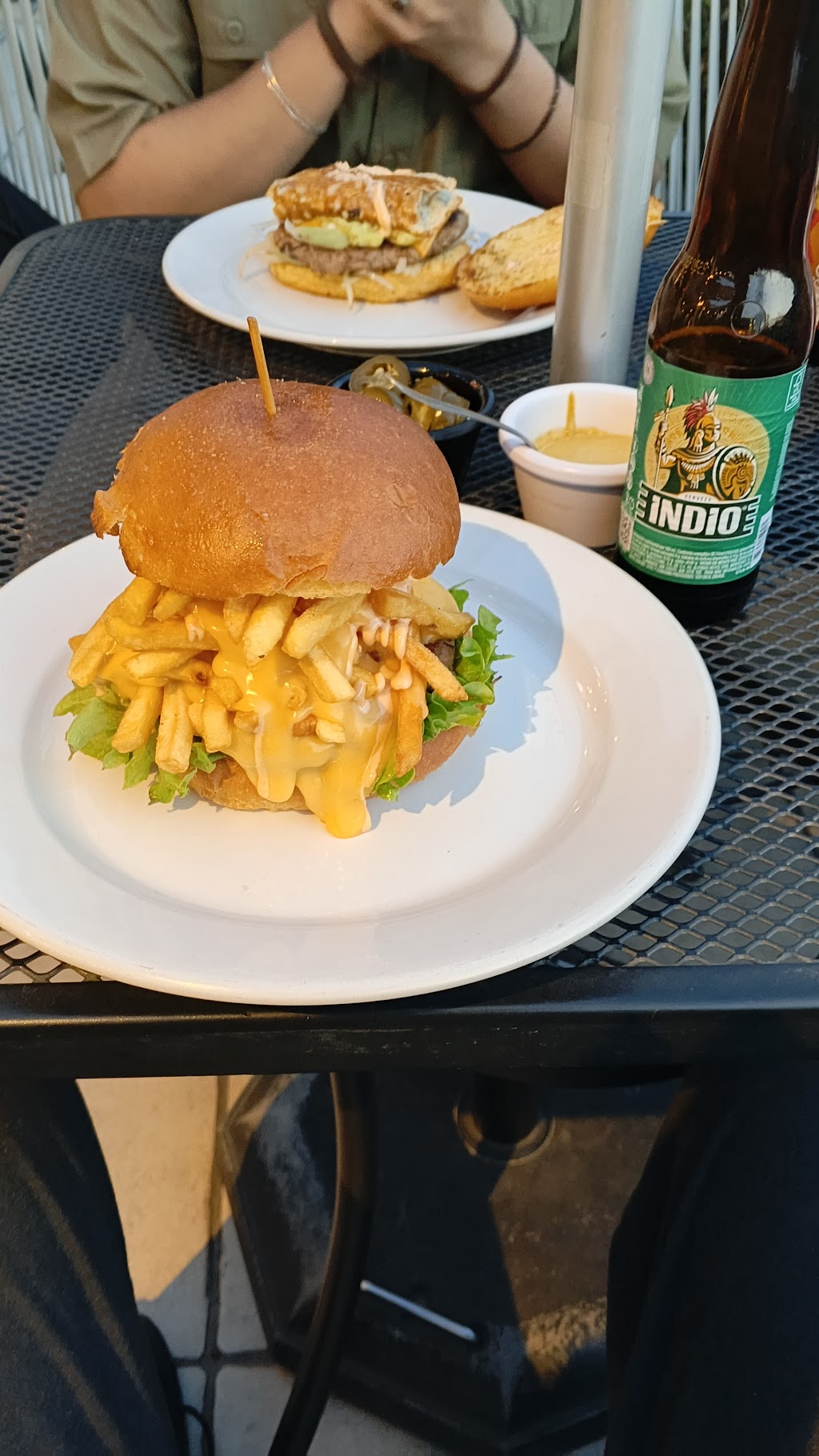 P Pari Burguer