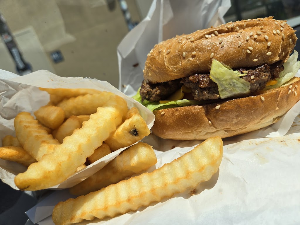Nessy Burgers, Fallbrook, CA
