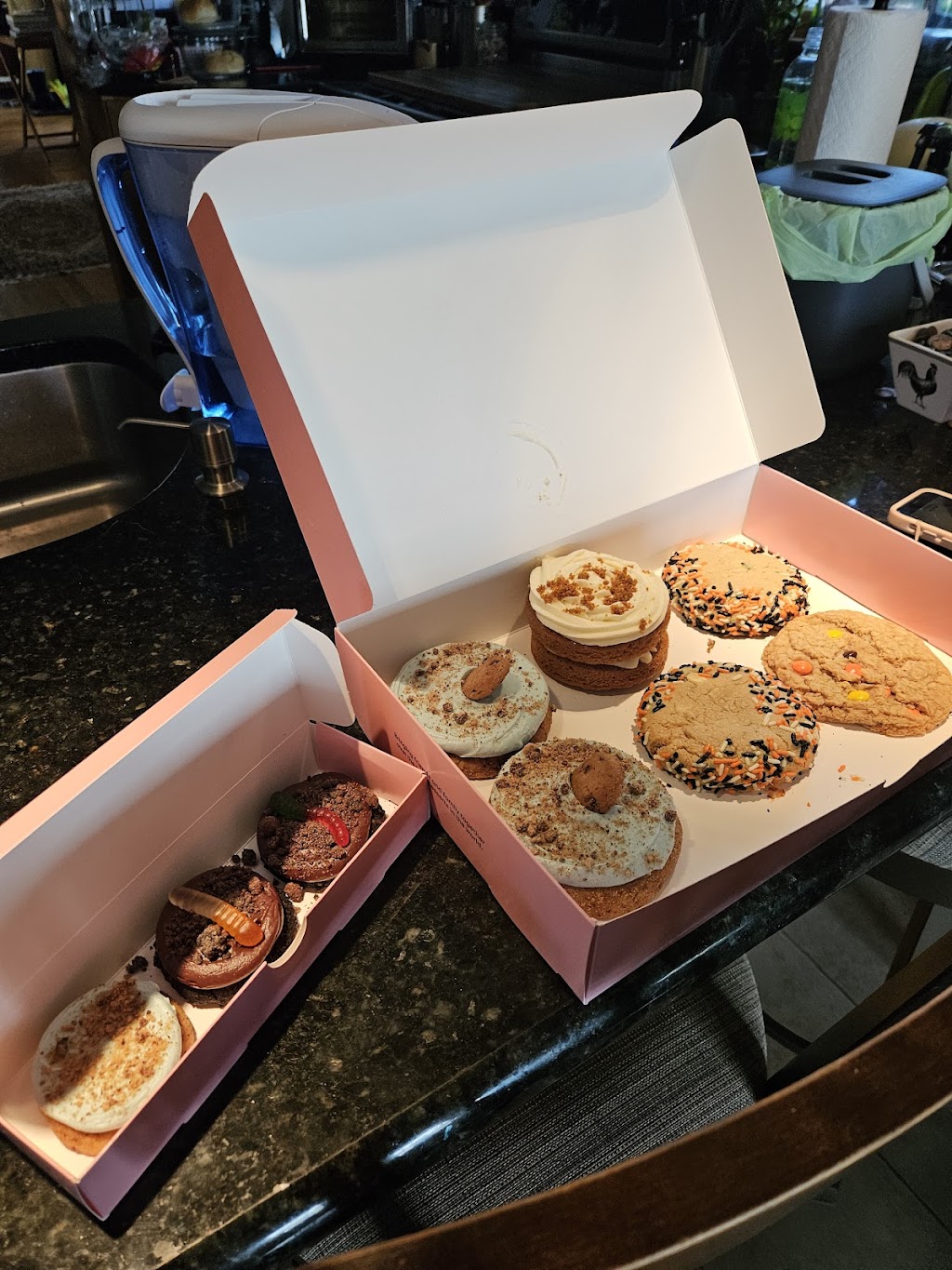 Crumbl Cookies, Port Washington, NY