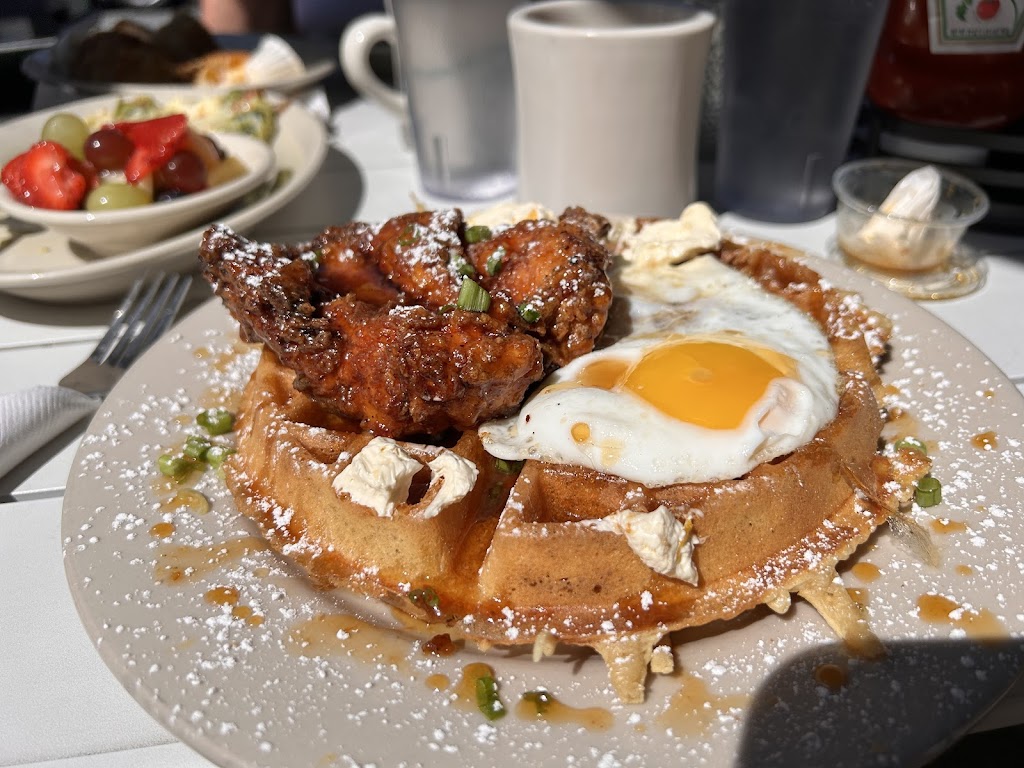 Lou's Restaurant & Bakery, Hanover, NH