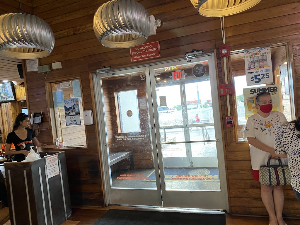 Hooters