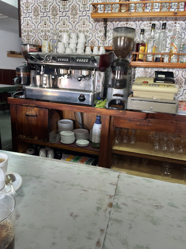 Bar Luis, Almanza