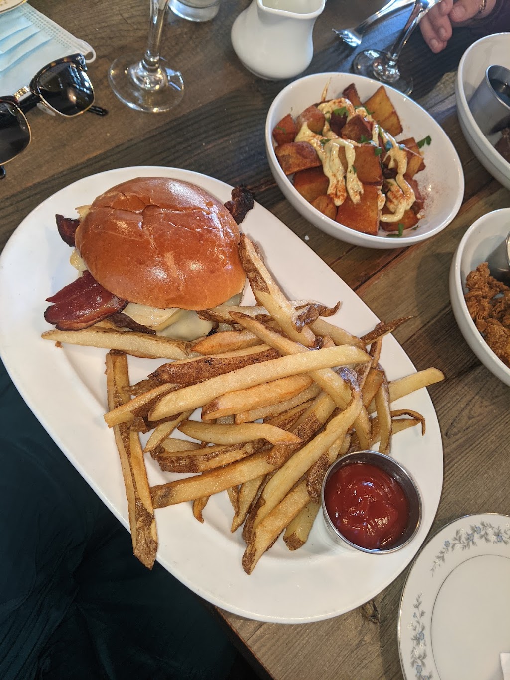 Harper's Restaurant & Bar