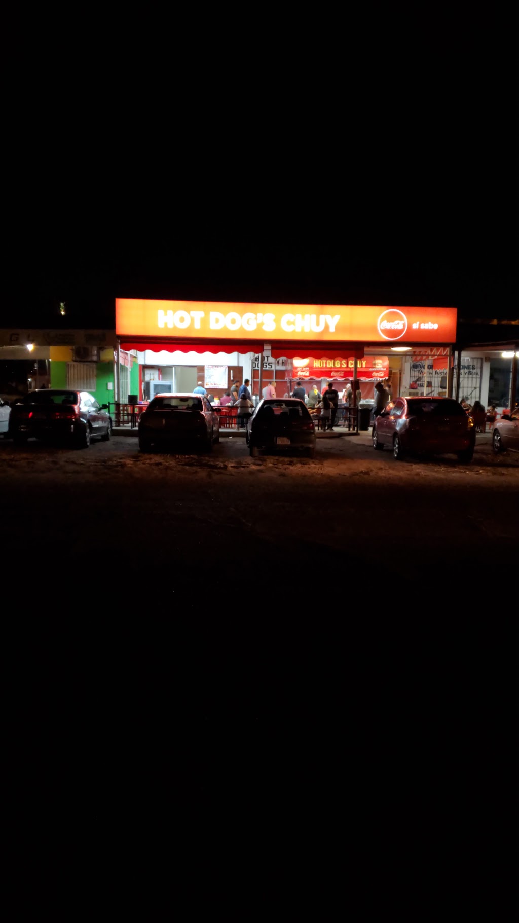 Hot Dogs y Hamburguesas El Chuy