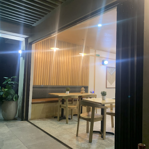 Santé Greek Eatery