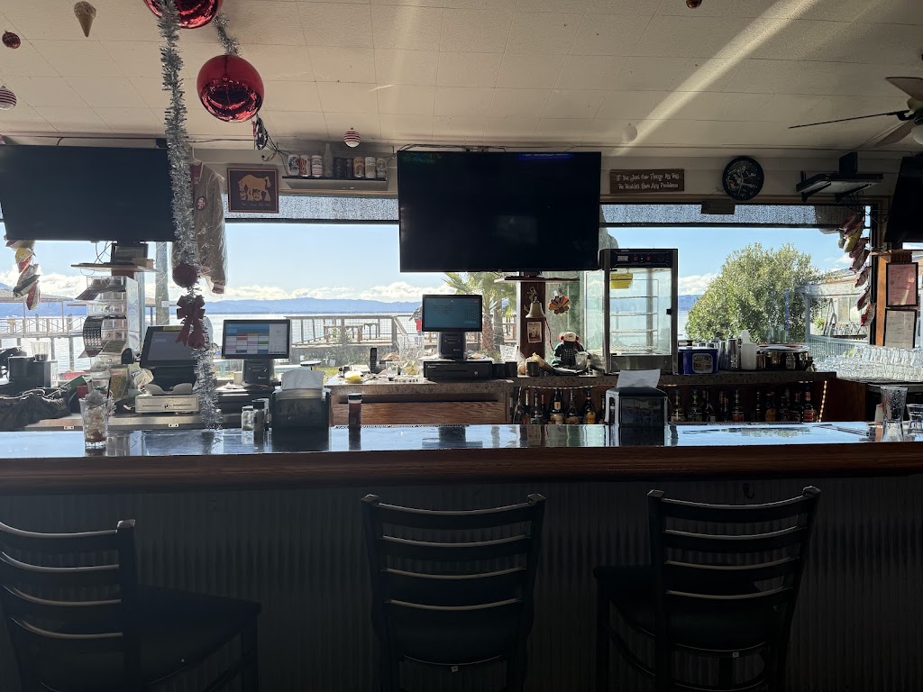 Boathouse Bar & Stowaway Grill