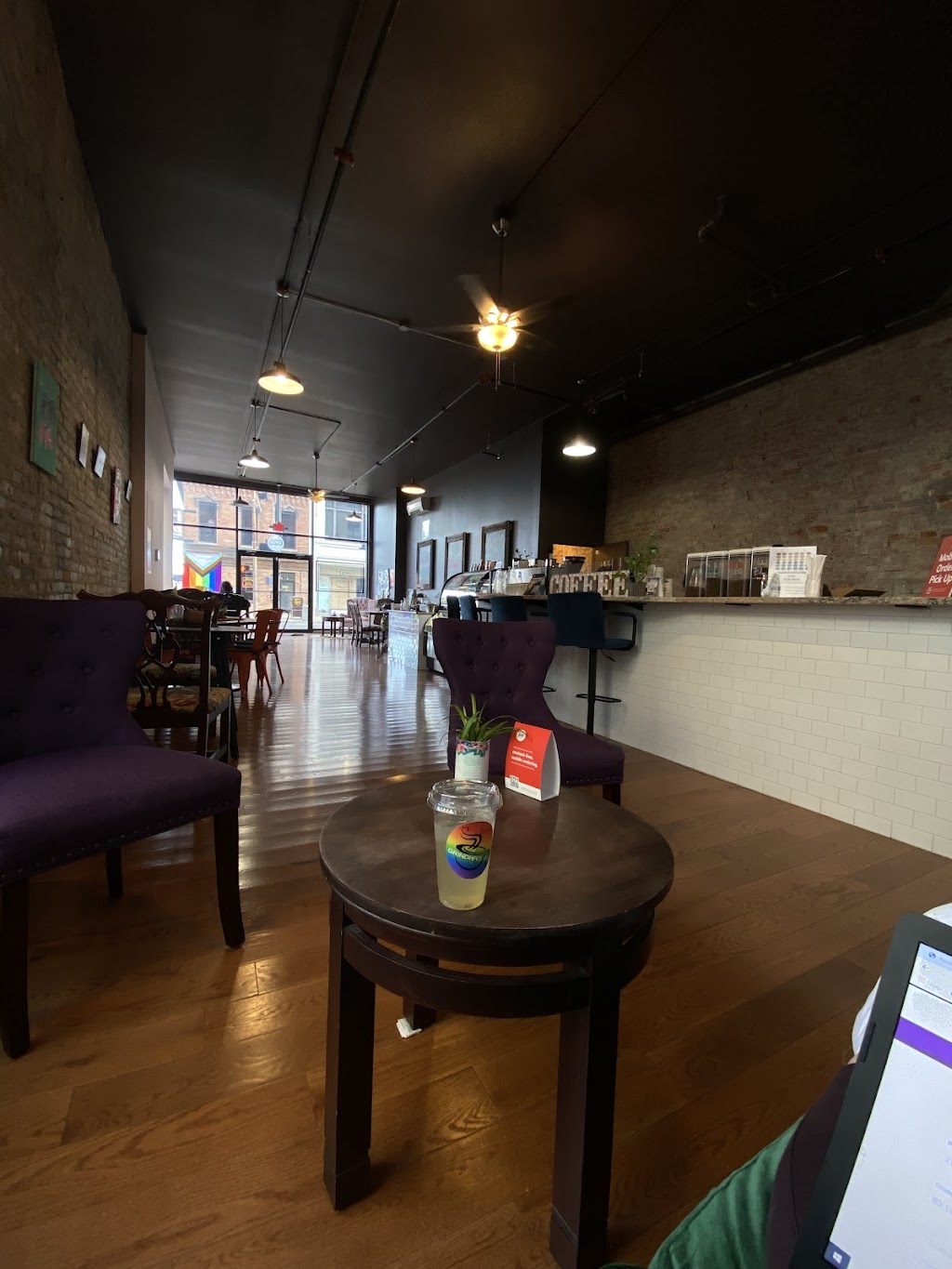 Grey Cafetería