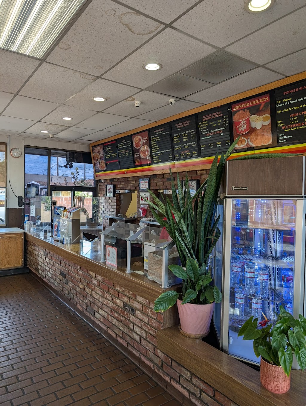 Pioneer Chicken, Bell Gardens, CA