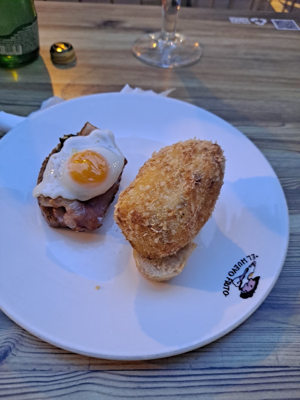 El Huevo Frito, Aureliano Valle Kalea
