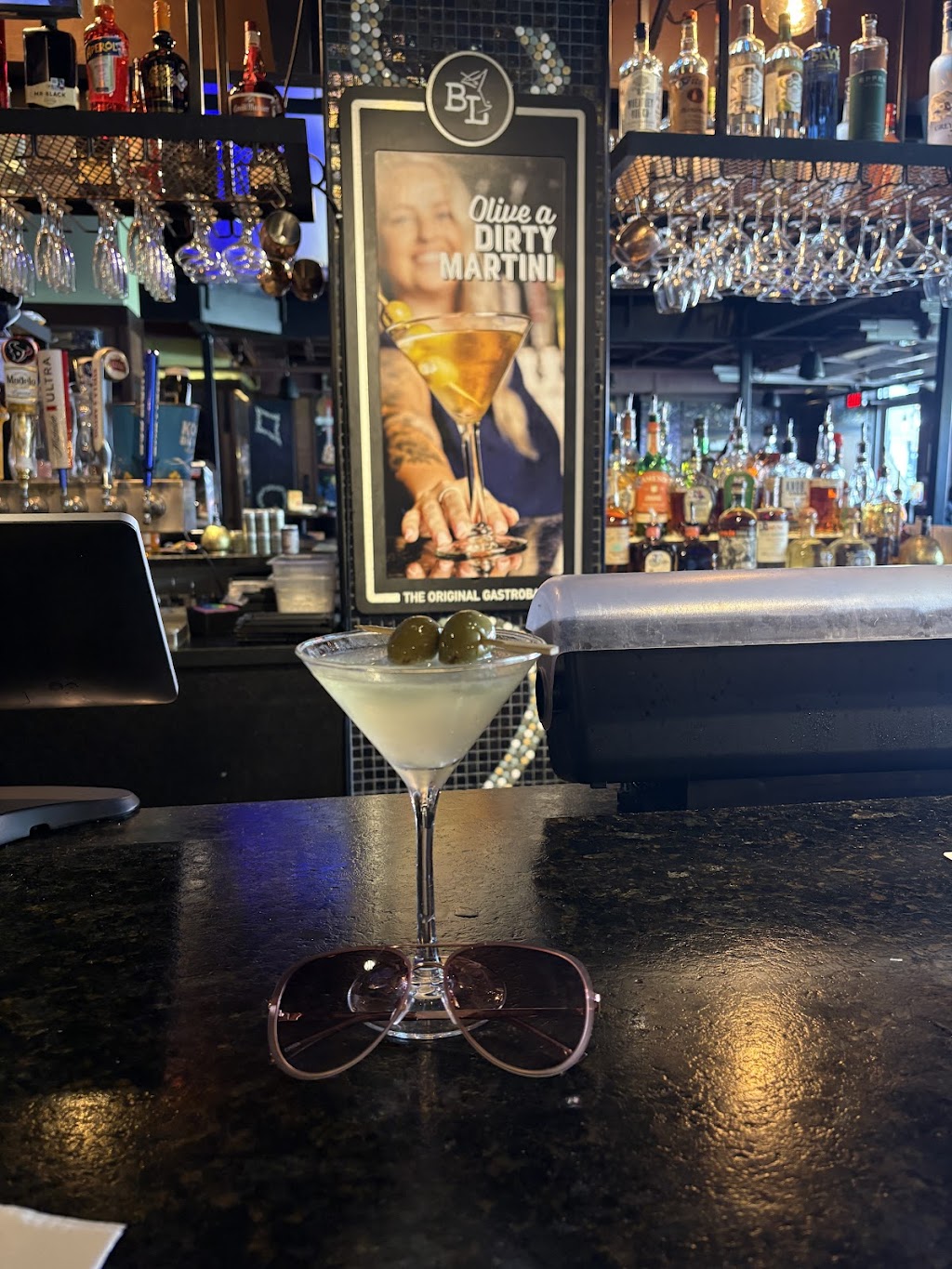 Louie's Bar