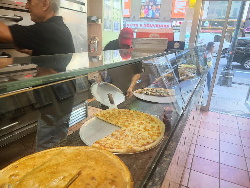 Famous Famiglia Pizza