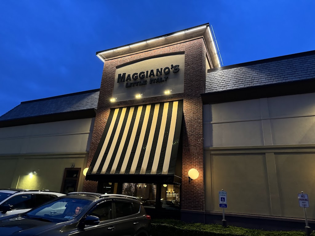 Maggiano's Little Italy, Garden City, NY