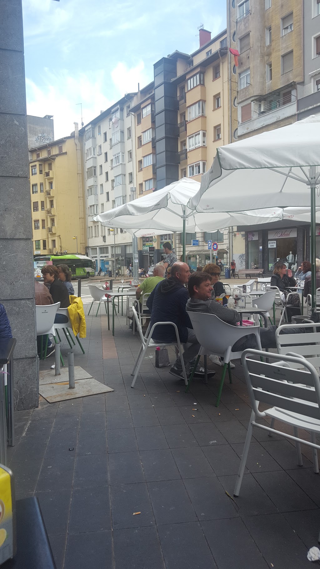 Kontent, Eibar