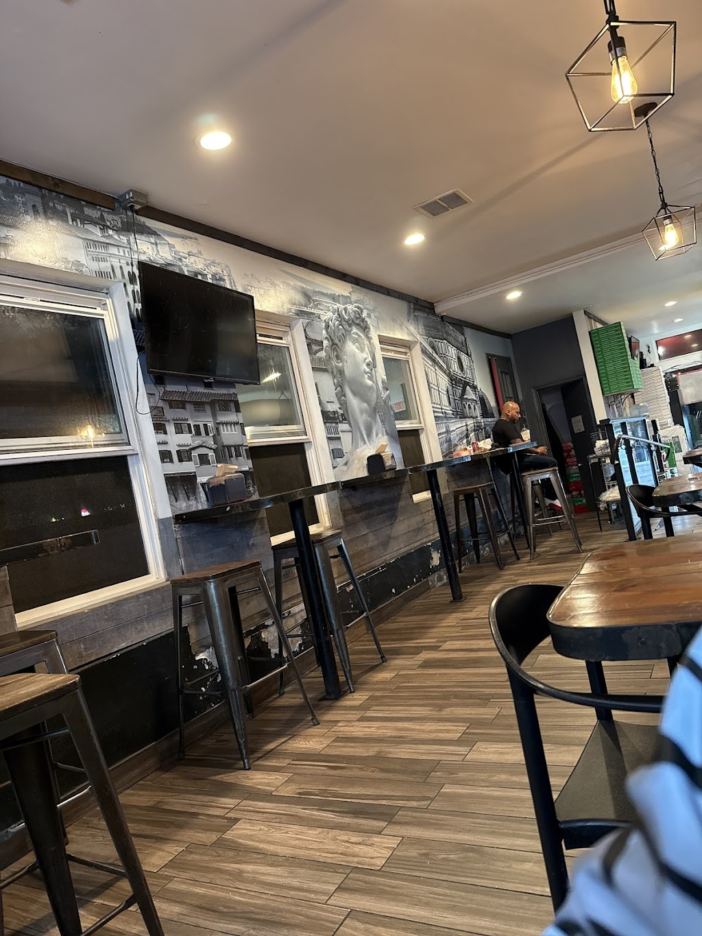 Landini's Pizza