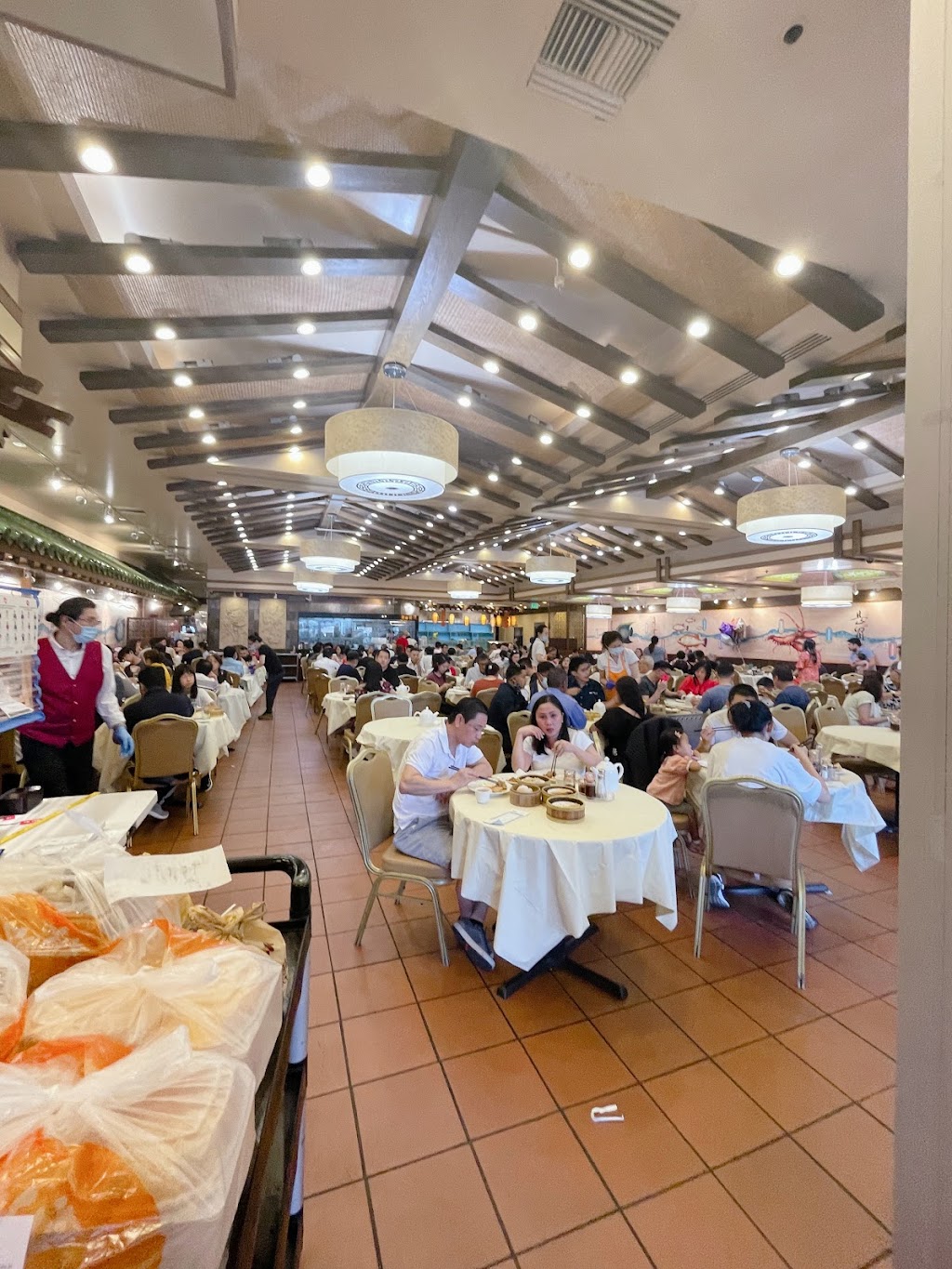 Hong Kong Saigon Seafood Harbor