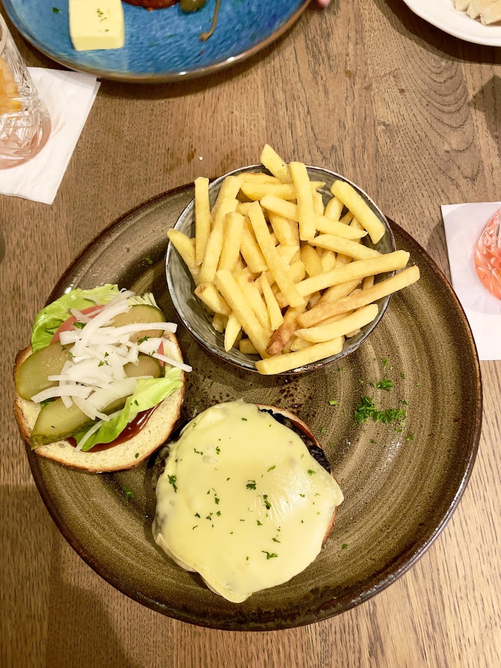 Bar Simplon, Rho
