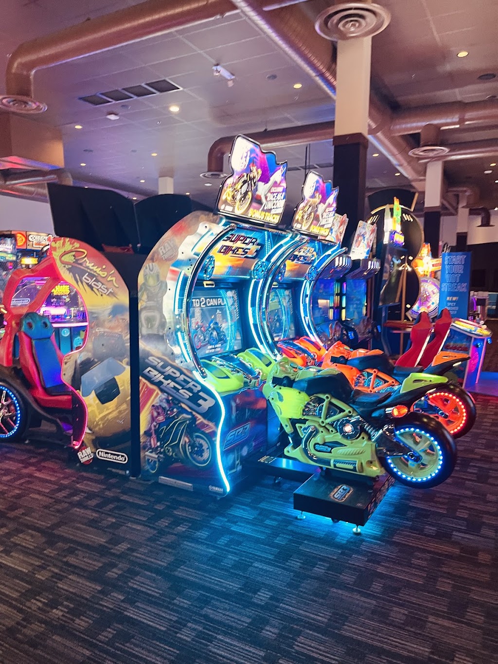 Dave & Buster's