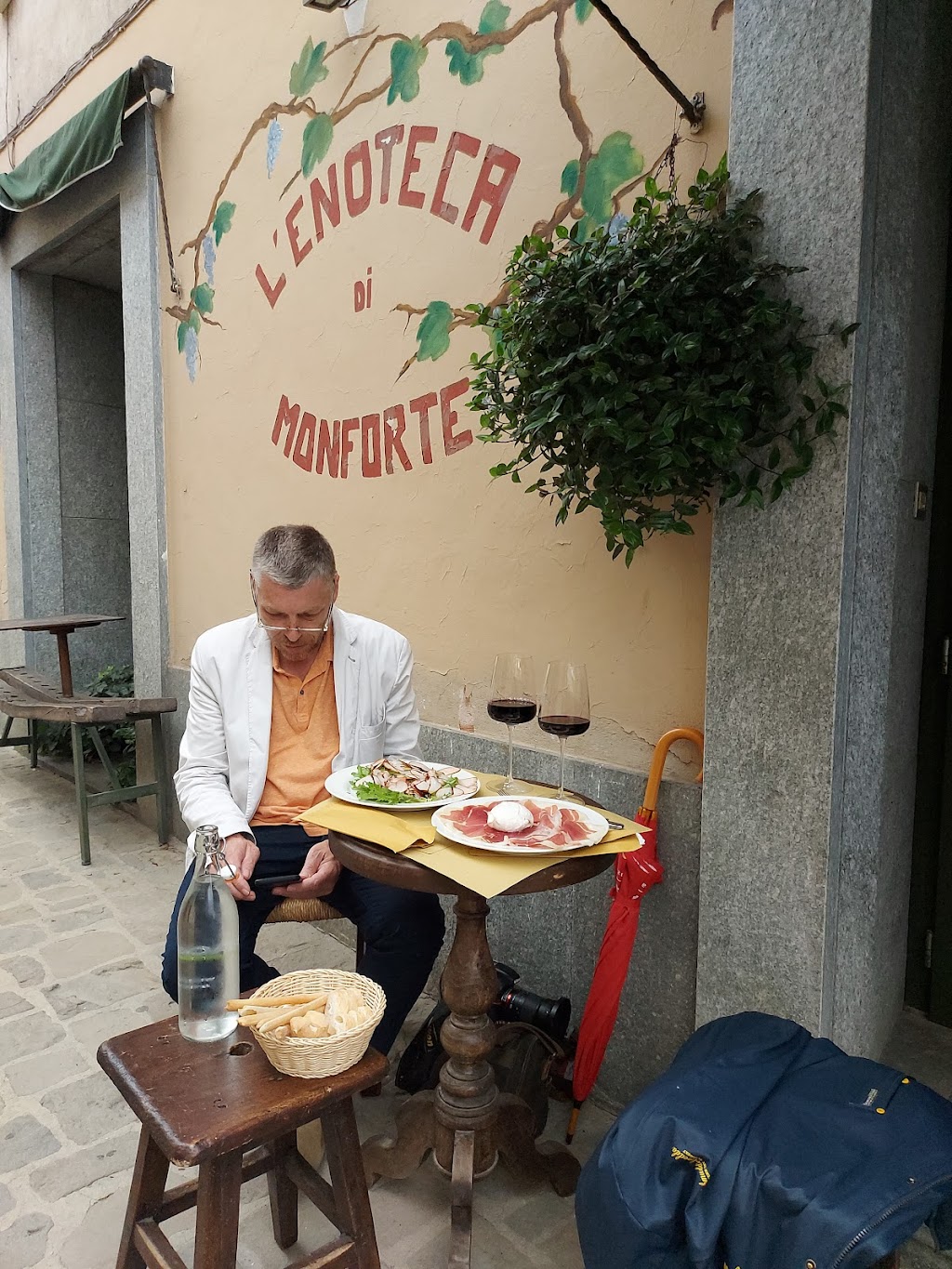 Bar Barolo, Monforte d'Alba