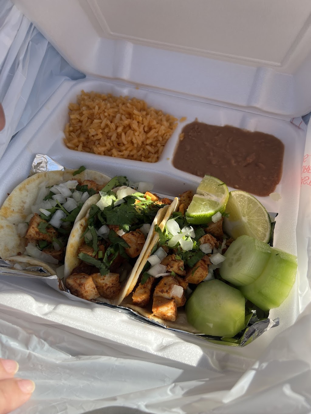 Ambro’s Tacos y Más